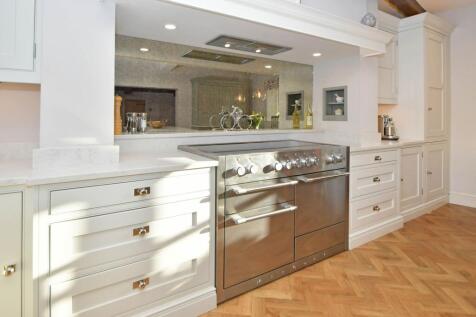 Kitchen/ Dining Room