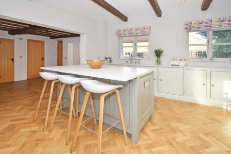 Kitchen/ Dining Room