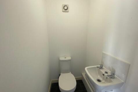 Cloakroom/wc