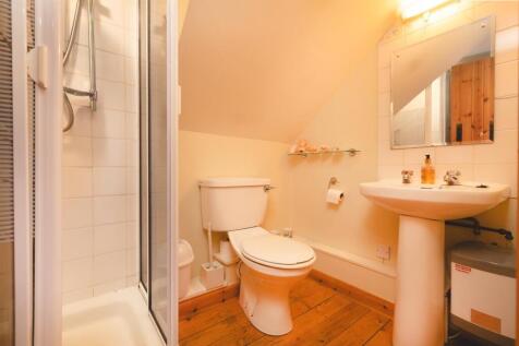 10 Main Street, Newton Burgoland