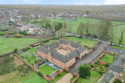 Hallcroft Avenue, Overseal