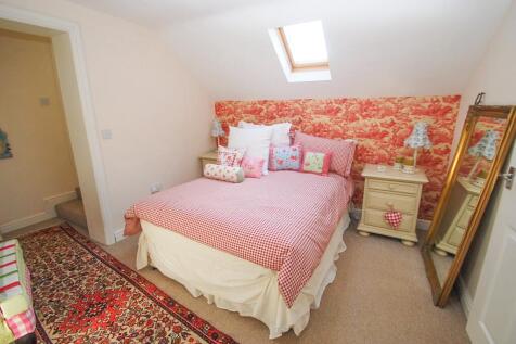 historic back bedroom photo