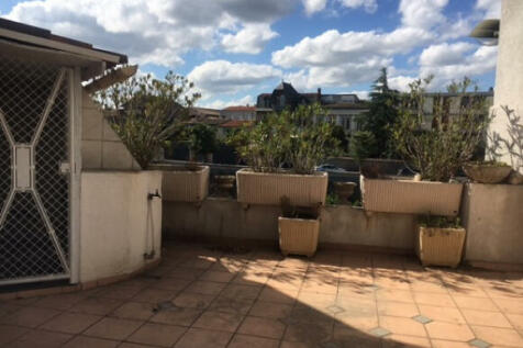 Entire House / Apartment Carcassonne Center, Terrace Not