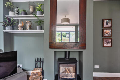 1327928-10-6883ae...