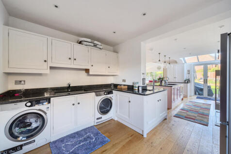 1360089-7-68daae9...