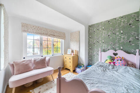 1364699-7-68e9302...