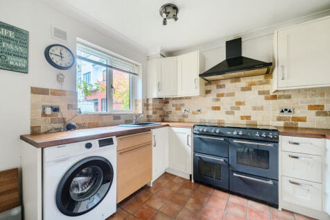 1374717-33-690b4a...