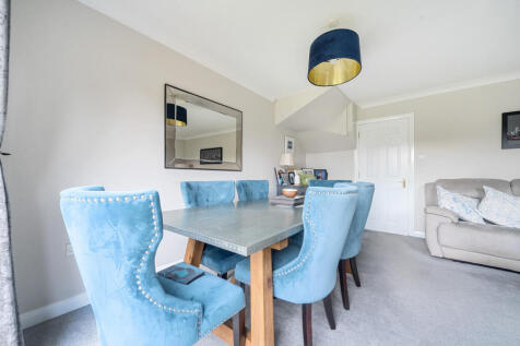 1374717-29-690b49...