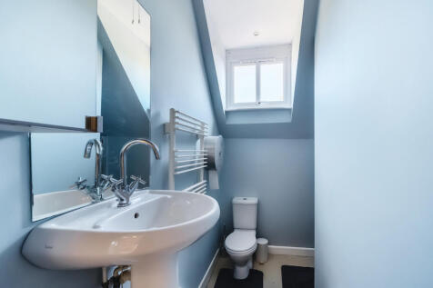 1320501-7-686d452...