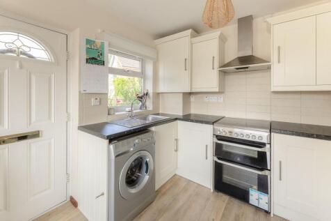 Open-Plan Living Room / Kitchen / Dining Room