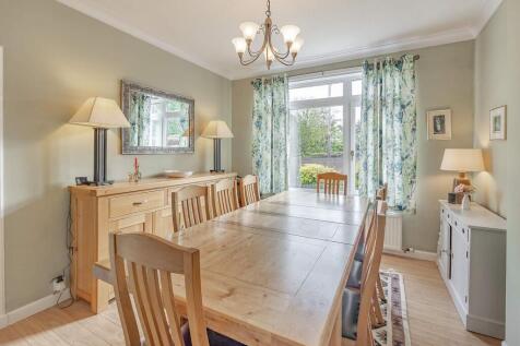 Dining Room/Bed 3
