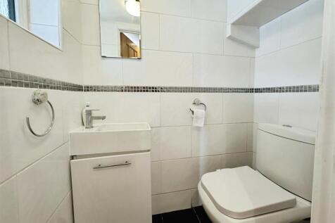 9221aa4f--4D47-A318-E63193A525DB-66192-000015641FE