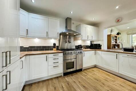 452b79b6--4454-B18E-CC064227A311-32245-00000B487E2