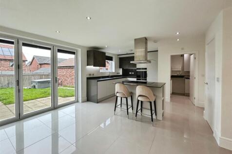 0f4b44bf-6-40B6-96FF-9AF51353401D-4217-000002556D9