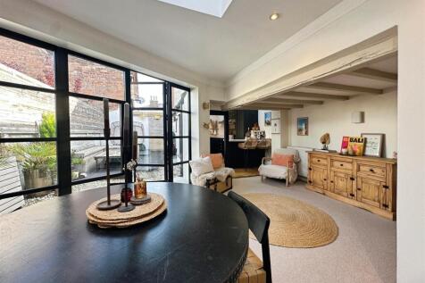 e2cc10cf--4258-9B79-190F271C0F28-43241-00000C3CAA7