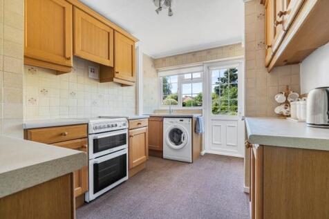 2 Hampden Drive Kitchen.jpg