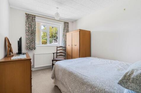2 Hampden Drive Bedroom 1.jpg