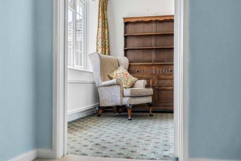 2 Hampden Drive Feature Chair.jpg