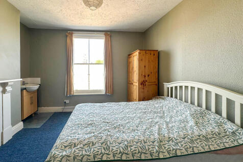 Bedroom 5 (1)