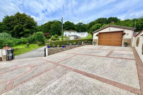 Driveway and detached garage 