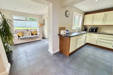 Kitchen / Breakfast Room