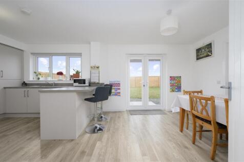 24 Jenny McCallum Way 012.jpg