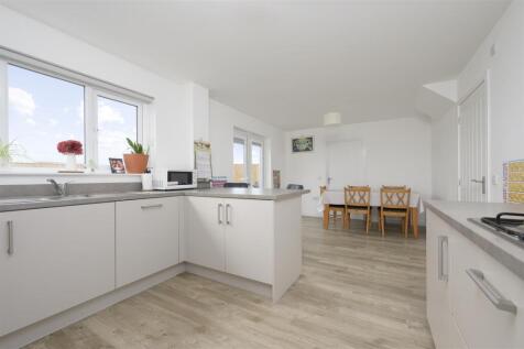 24 Jenny McCallum Way 016.jpg