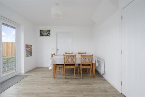 24 Jenny McCallum Way 021.jpg