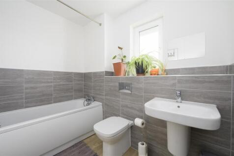 24 Jenny McCallum Way 030.jpg