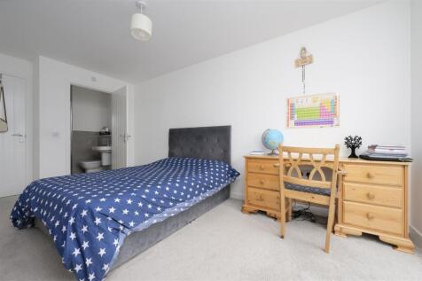 24 Jenny McCallum Way 036.jpg