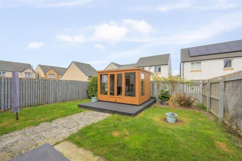 13 Roe Deer Place 026.jpg