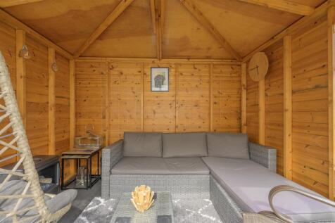 13 Roe Deer Place 027.jpg