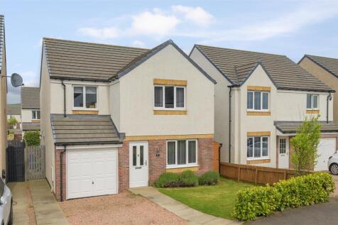 13 Roe Deer Place 003.jpg