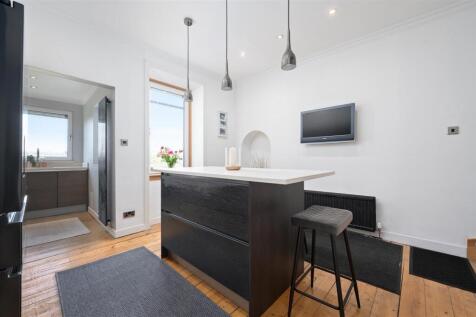 100 Thistle Street 012.JPG