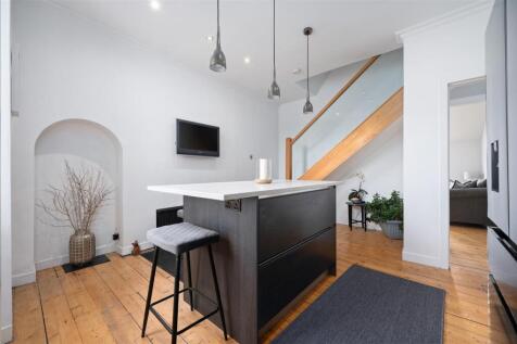 100 Thistle Street 013.JPG