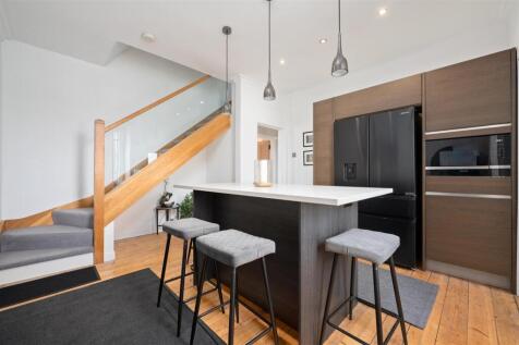100 Thistle Street 014.JPG