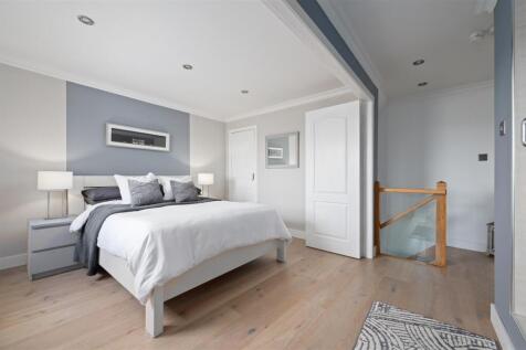 100 Thistle Street 018.JPG