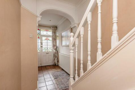 29 Walk Lane-hall.jpg