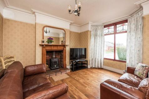 29 Walk Lane-living.jpg