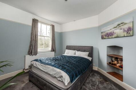 29 Walk Lane-bed2.jpg