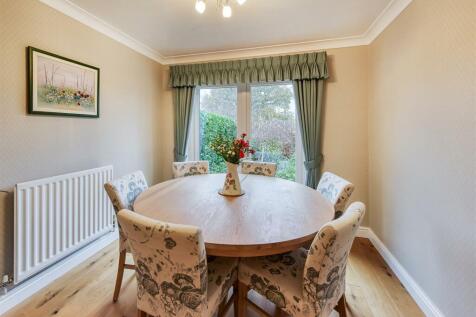 41 Penleigh Gardens-dining RE.jpg