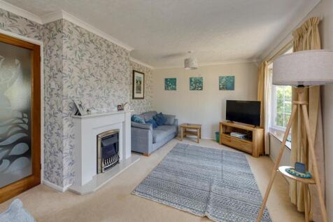 2 Reynolds Close-AUG25-3.jpg