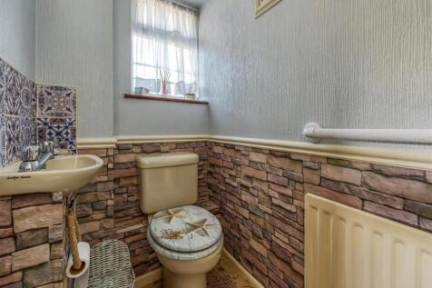 2 Reynolds Close-AUG25-2.jpg