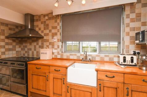 127 Wolverhampton Road - Kitchen.jpg