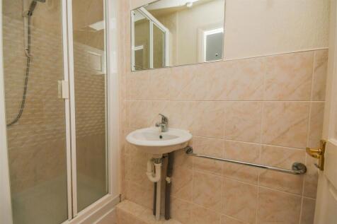127 Wolverhampton Road - En Suite Shower Room.jpg