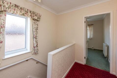 20 Brenton Road-landing.jpg
