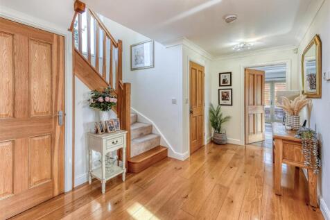 32 Post Office Road-hall1.jpg