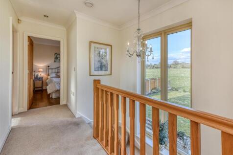 32 Post Office Road-landing.jpg