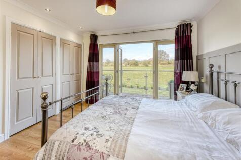 32 Post Office Road-bed1c.jpg