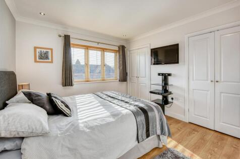 32 Post Office Road-bed2a.jpg